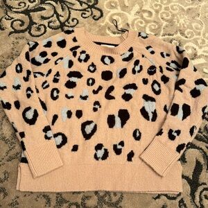 RD STYLE XS CHEETAH PRINT SWEATER WITH SLIT SIDES VERY WARM